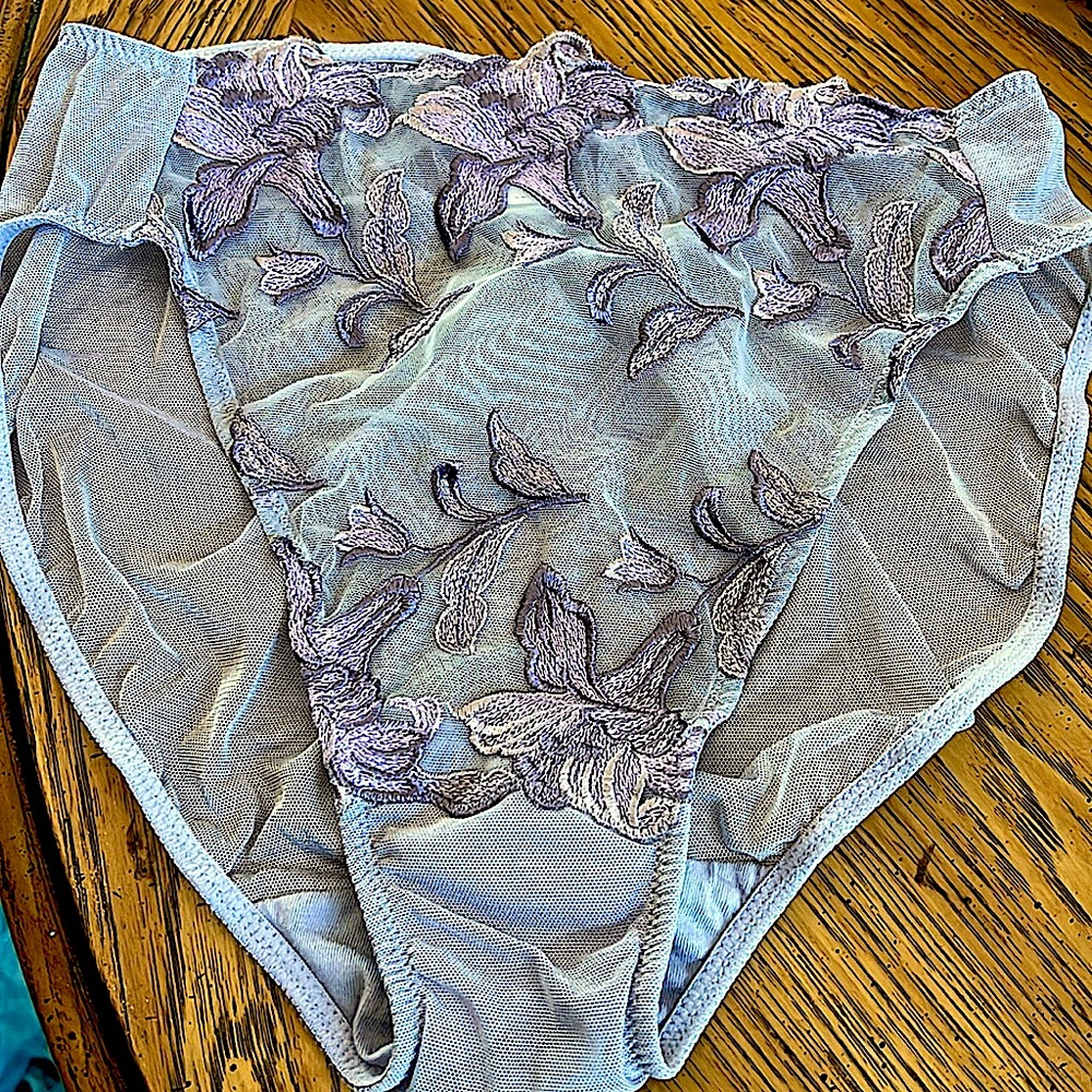 NWOT VTG WACOAL Sheer Viscose&EmbroideryFrontPurpleFlowers.M RareSexyPerfect🔥🔥